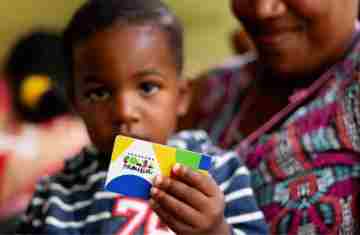  Caixa começa a pagar Bolsa Família de maio 